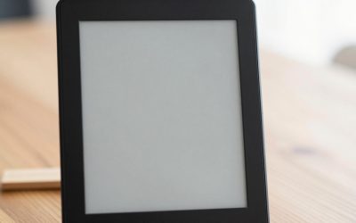 8 Best E-Readers for Reading in Bed (October 2026)
